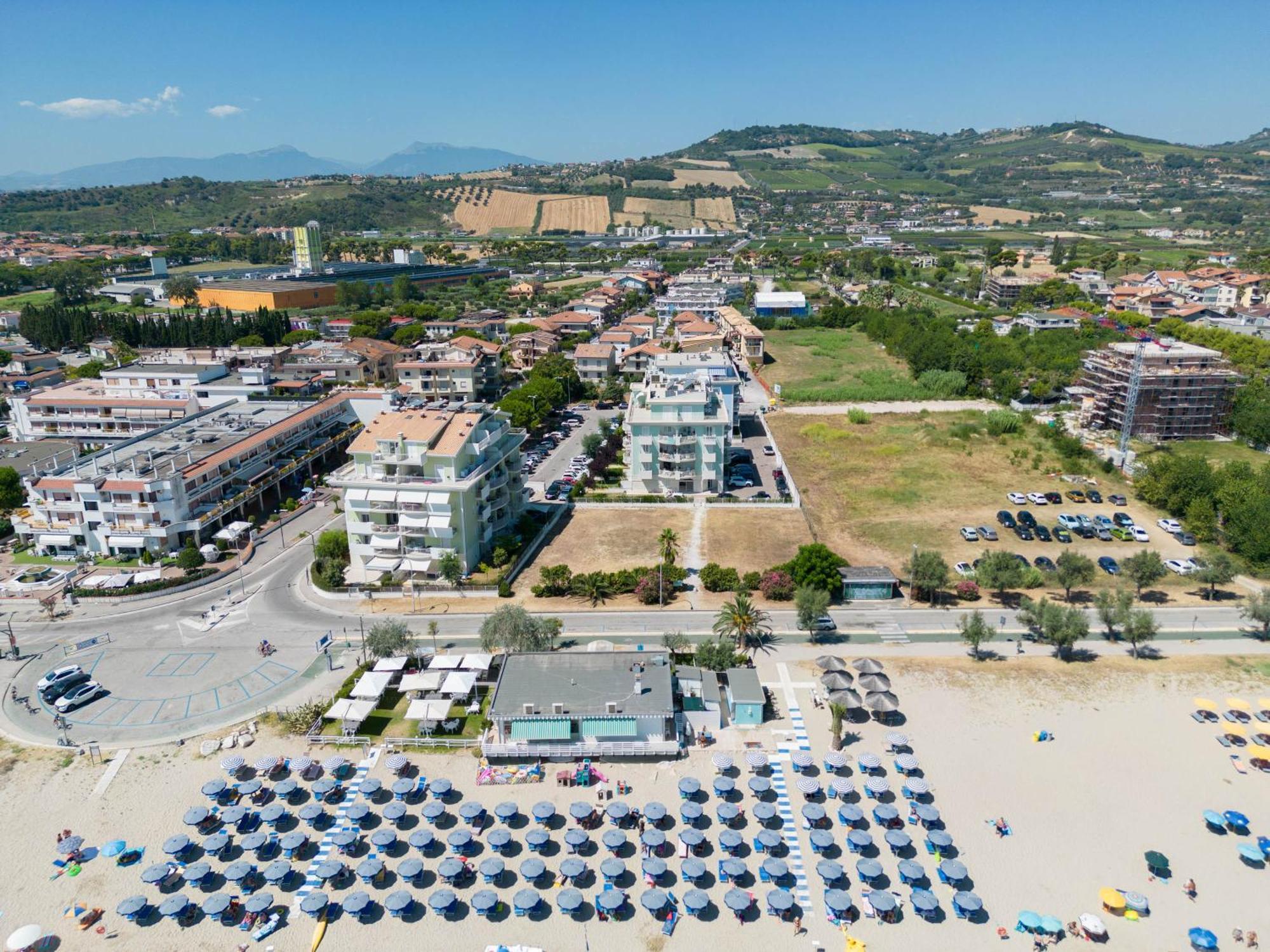 Altomare - Vibra Apartment Villa Rosa Di Martinsicuro ภายนอก รูปภาพ